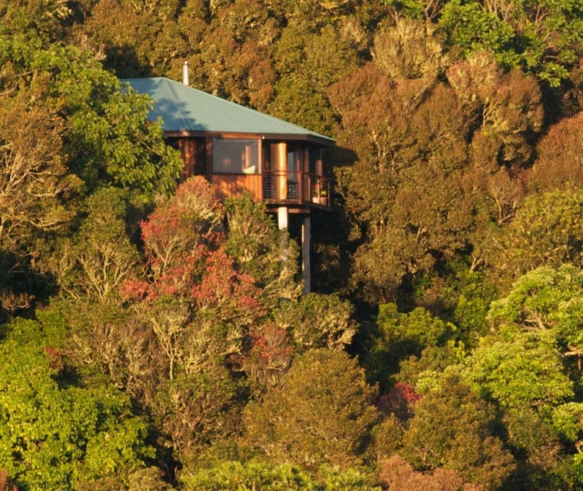 Mt Quincan Crater Retreat Lodge